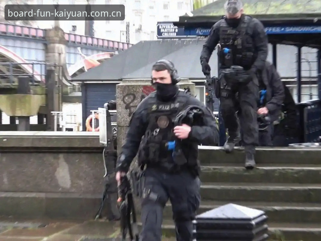 三名英国警员vs四十人的安保落差：世界杯警务部署缩减事件深度分析